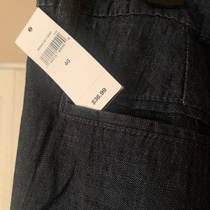 GAP MALE JEAN SHORTS, Size 40 NWT NEVER WORN.